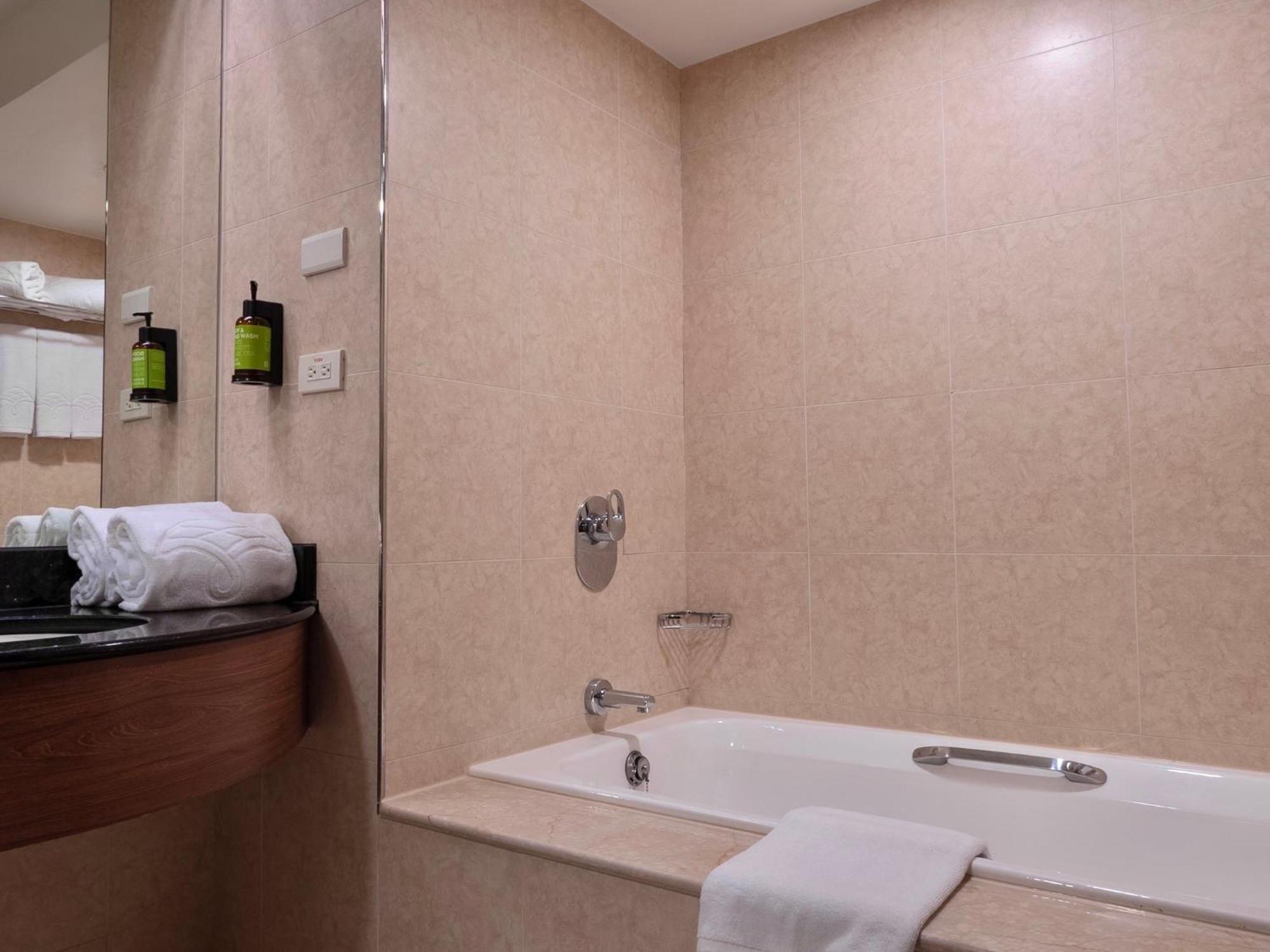 Hotel Fullon Poshtel Jhongli à Zhongli Extérieur photo