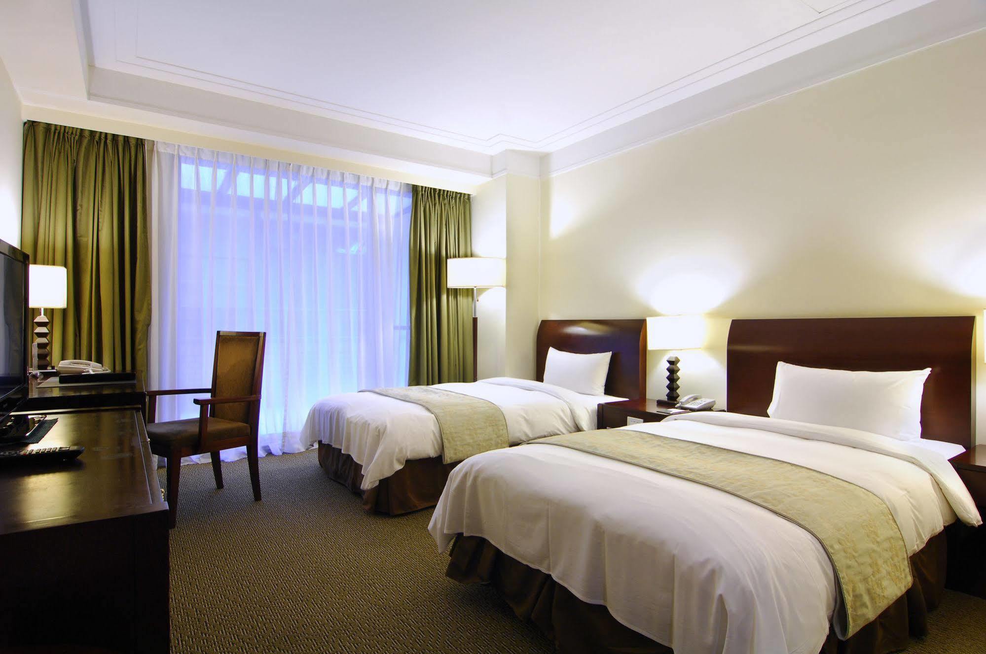 Hotel Fullon Poshtel Jhongli à Zhongli Extérieur photo